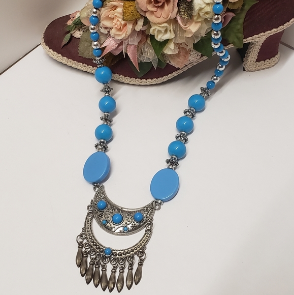 Beautiful Blue Beaded Blooming Squash STYLE Necklace - Picture 3 of 9